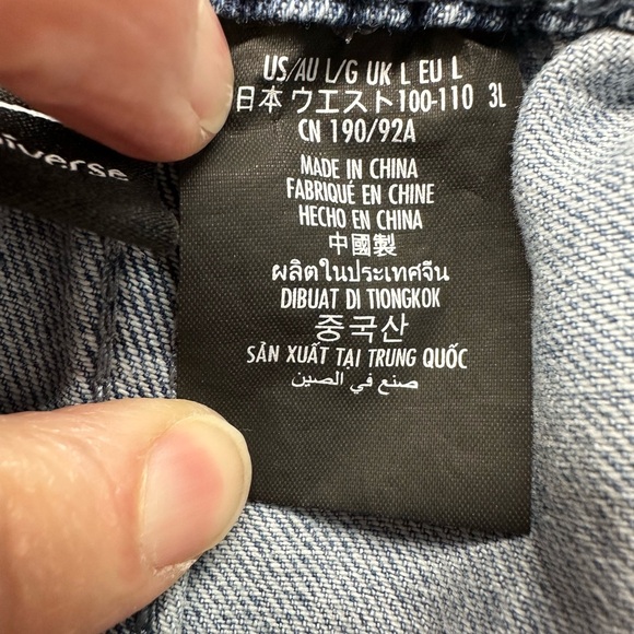 Vintage Disney Our Universe Mickey Mouse Denim Shorts Size L - Picture 11 of 11